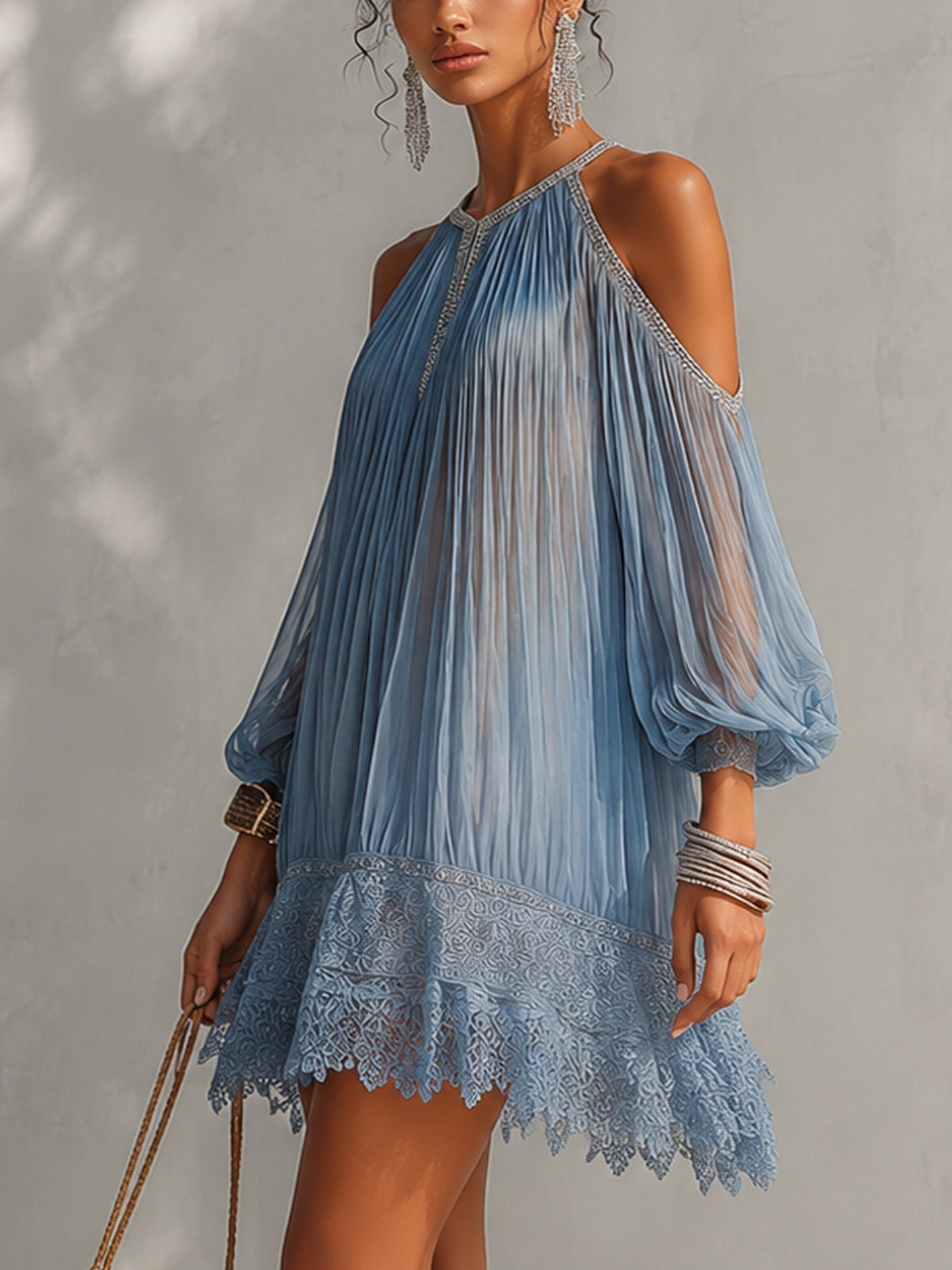 Séraphine | Robe Mini Bleue à Épaules Dénudées Froncée et Ourlet en Dentelle